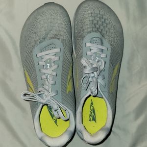 Altra Quantic Running shoes size 10.5